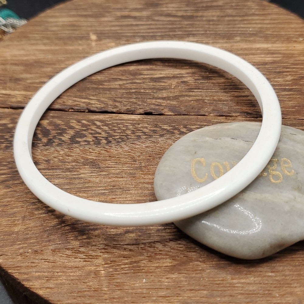 B2935‎ saucer retro white bracelet